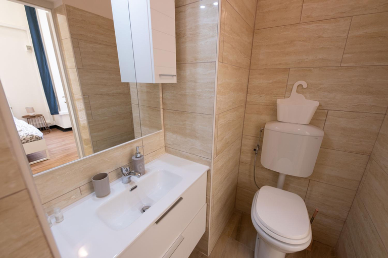 Bathroom 2, Guest House Palazzo Carmine, Genova