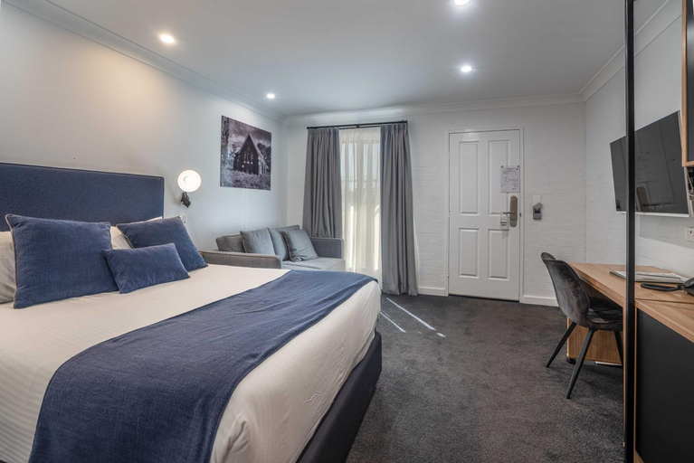 Bedroom 6