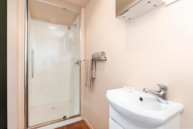 Bathroom 3, Discovery Parks - Cloncurry, Cloncurry