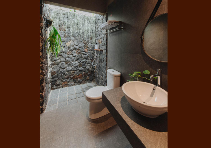 Bathroom 20