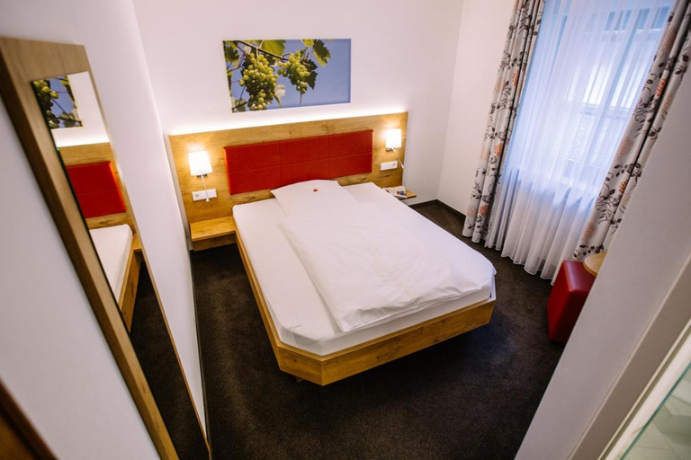 Bedroom 2, Hotel Restaurant Lamm Rosswag, Ludwigsburg