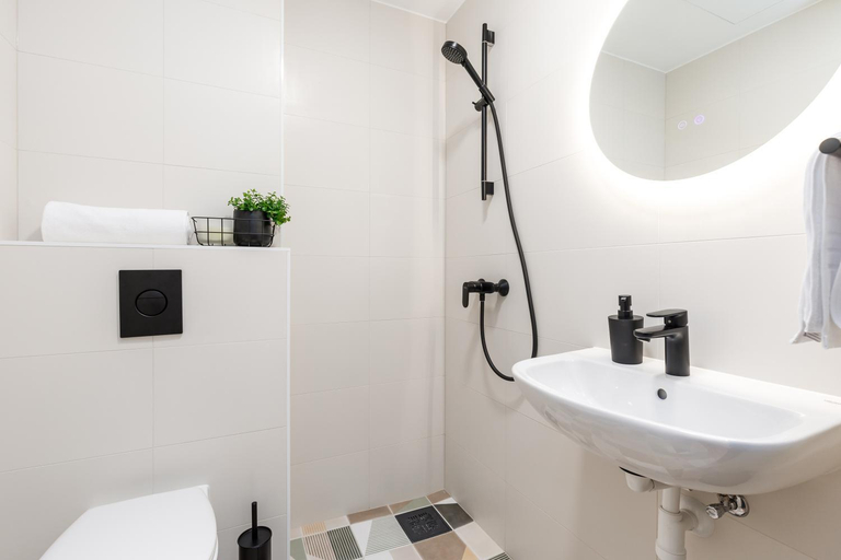 Bathroom 4, Rare Apartments - Self Check-In Miniapartments, Tartu