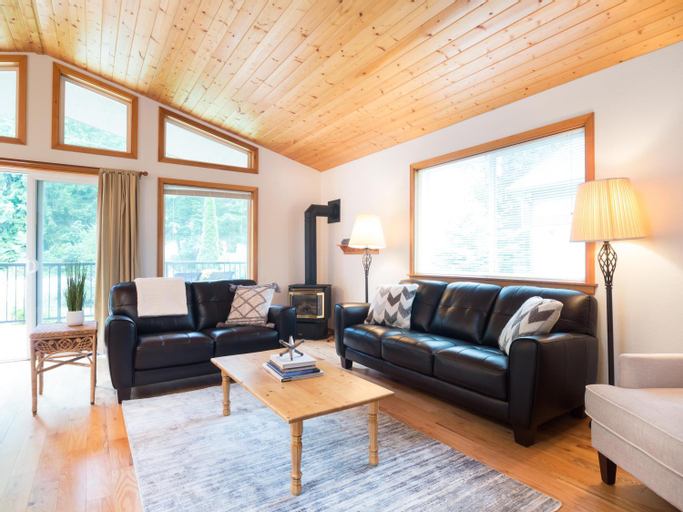 Others 4, Woodland Bungalow, Whatcom
