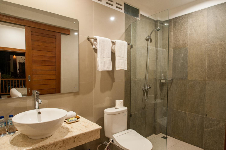 Bathroom 18