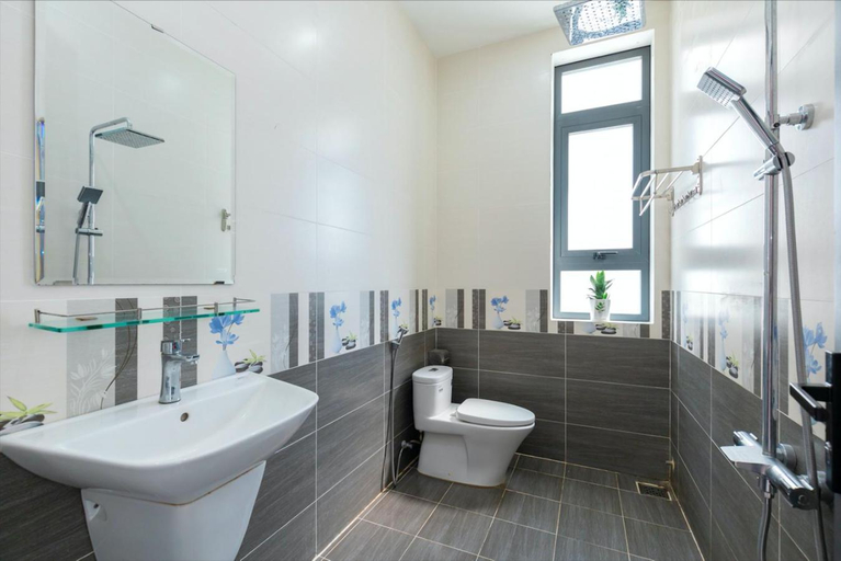 Bathroom, Lur Home Premium Pool, Ho Chi Minh City