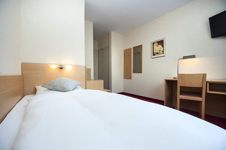 Bedroom 10