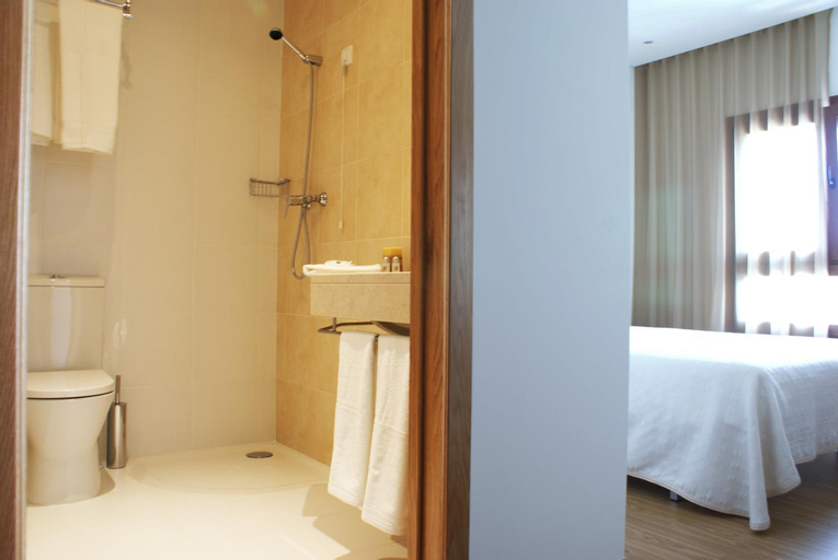 Bedroom 3, Santa Noite, Ourém