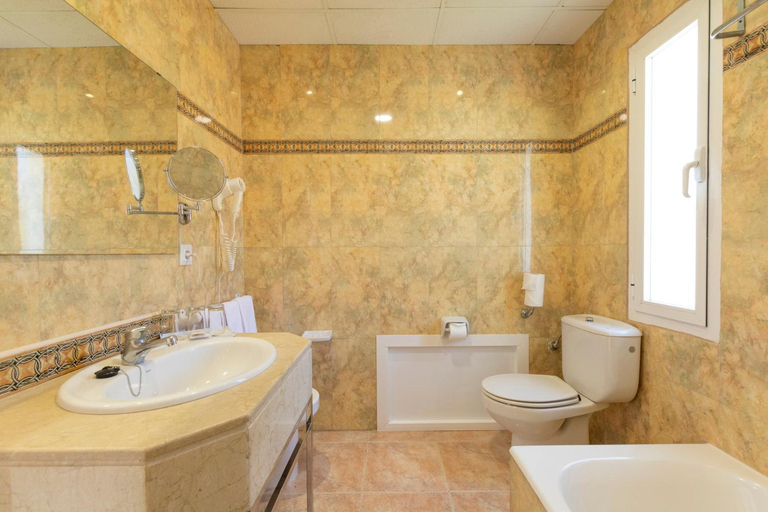 Bathroom 5, Hotel Seramar Sunna Park, Baleares