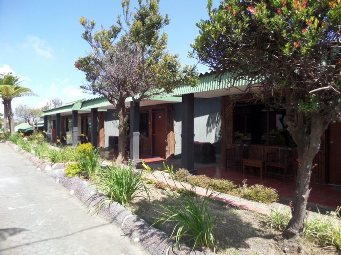 Exterior 12