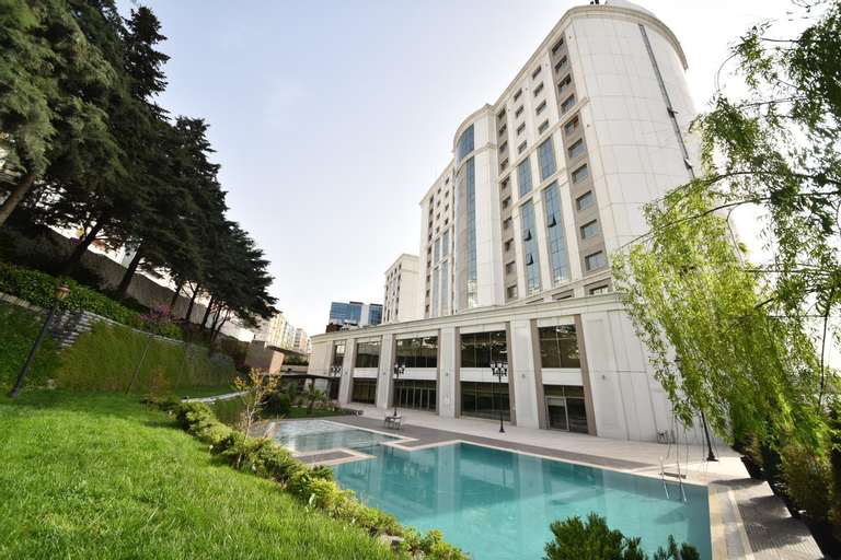Exterior 3