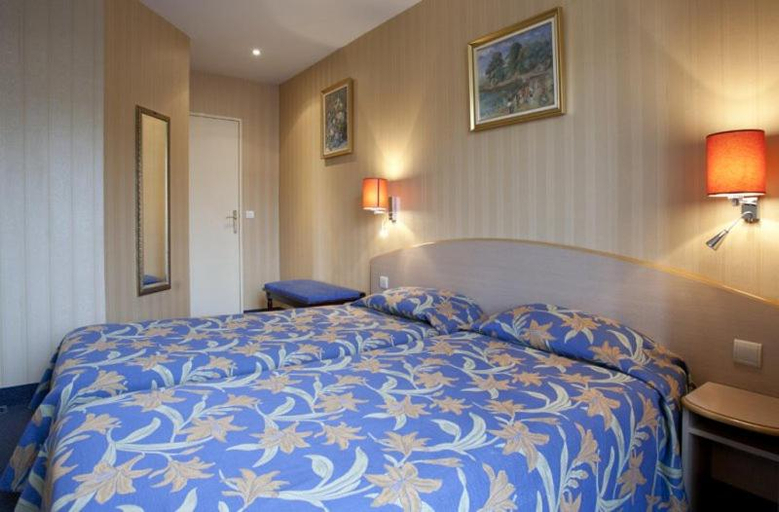 Bedroom 5, Transcontinental, Paris