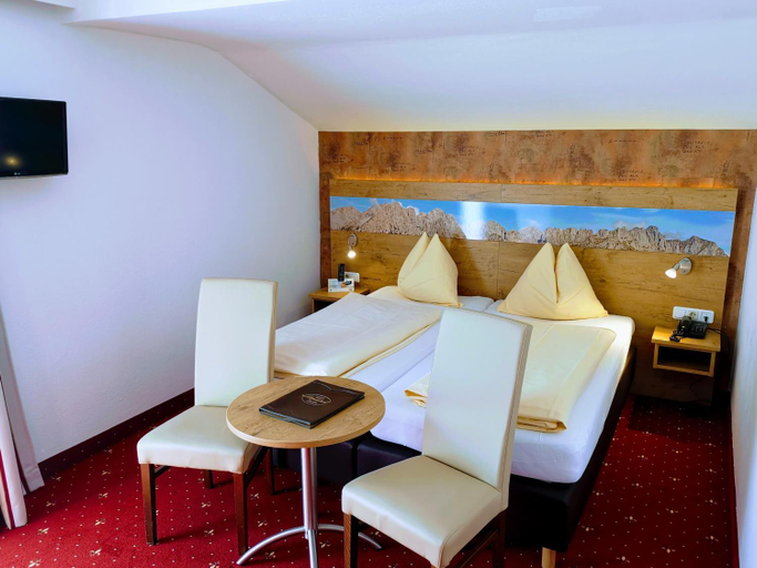 Bedroom 2, Hotel Alpenhof, Kitzbühel