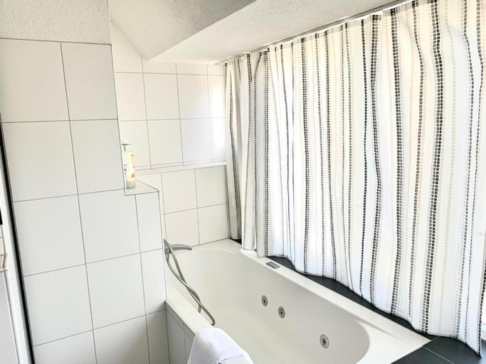 Bedroom 2, Hawa Apartment - two balcony - by PA, Luzern
