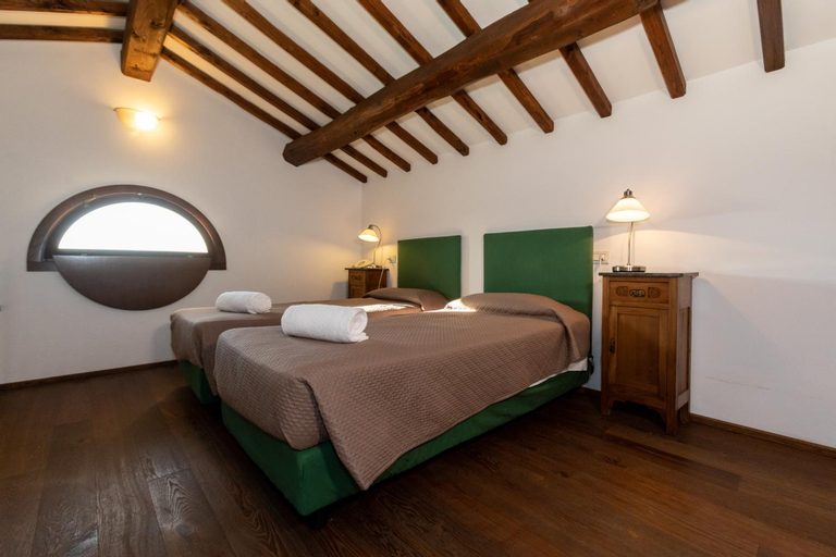 Bedroom 12