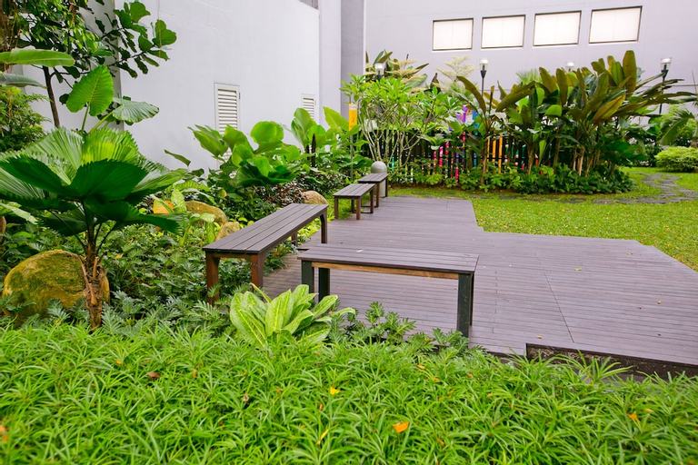 Exterior & Views 22