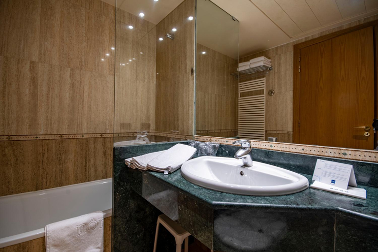 Bathroom 5, Nordic