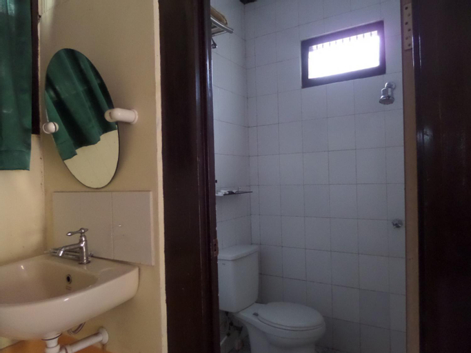Bathroom 11
