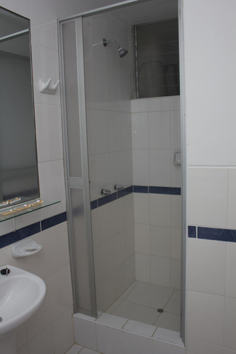 Bathroom 4, Posada Nueva España, Arequipa