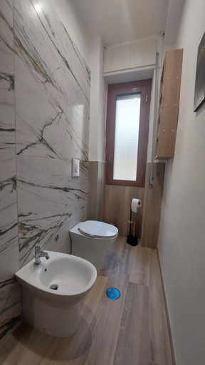 Bathroom 2, Catherine's House, Salerno