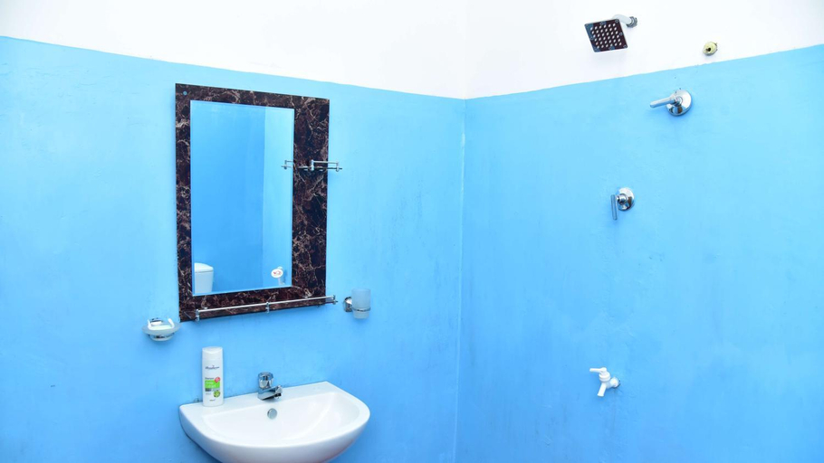 Bathroom 3, Smashing Inn, Dambulla