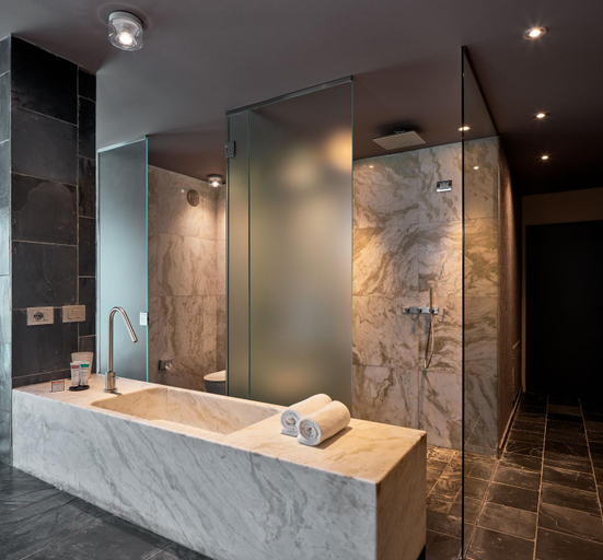 Bathroom 4
