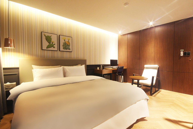Bedroom 18