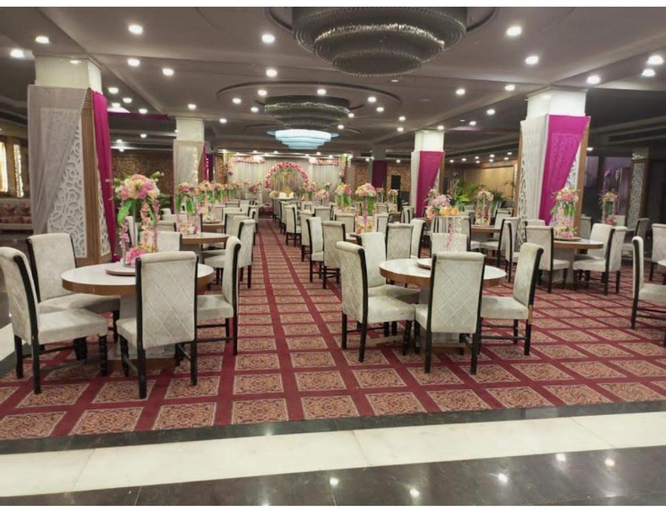 Food & Drinks 3, Royal Park Resorts, Zirakpur, PB, Sahibzada Ajit Singh Nagar