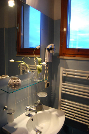 Bathroom 2, Residence Avana, Ancona