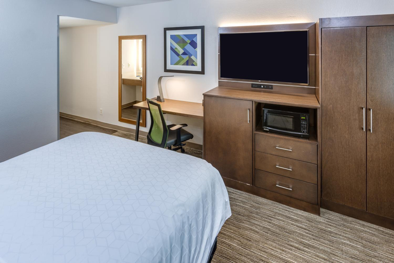 Bedroom 12