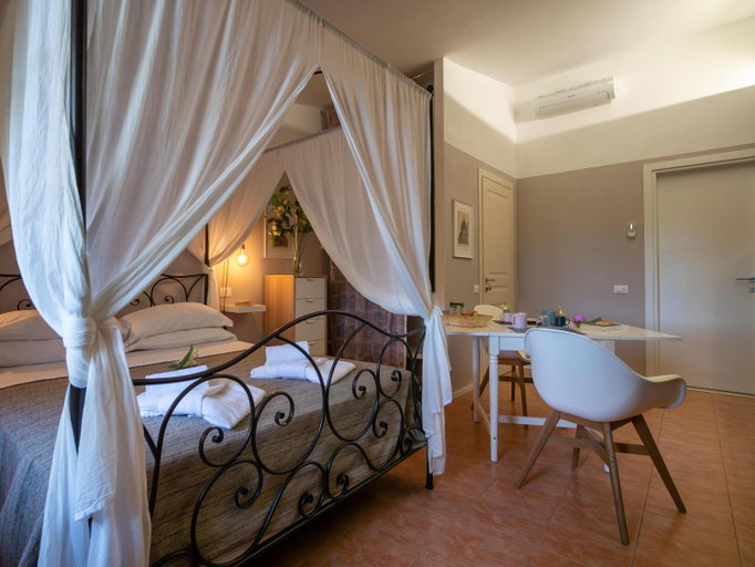Others 2, Locanda dei Sette Limoni - camere e residence, Livorno