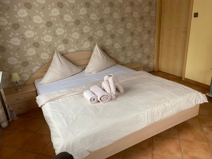 Bedroom 2, Hotel Meereswoge, Cuxhaven