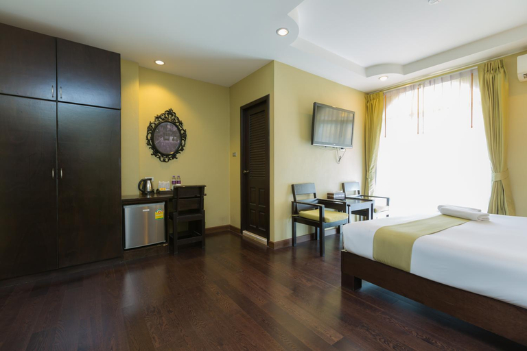 Bedroom 12