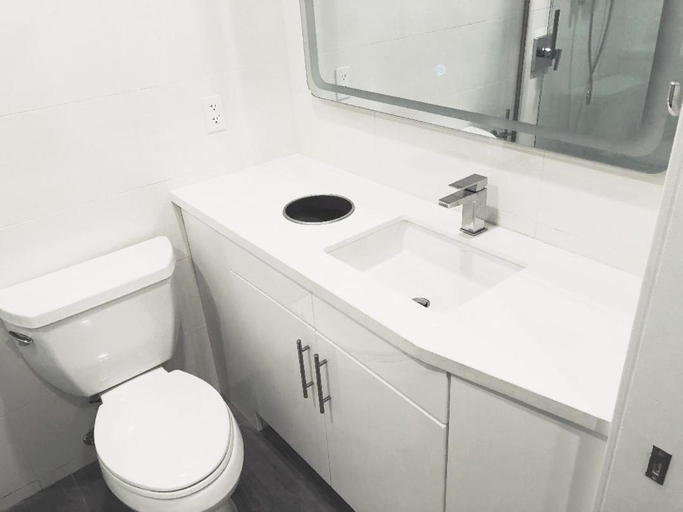 Bathroom, Sands of La Jolla, San Diego