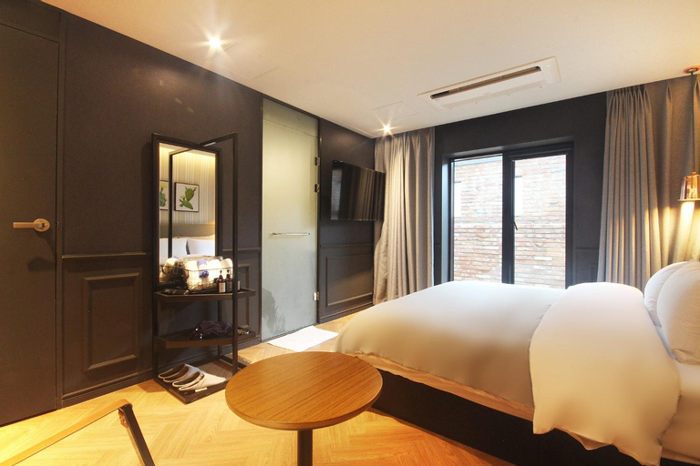 Bedroom 14