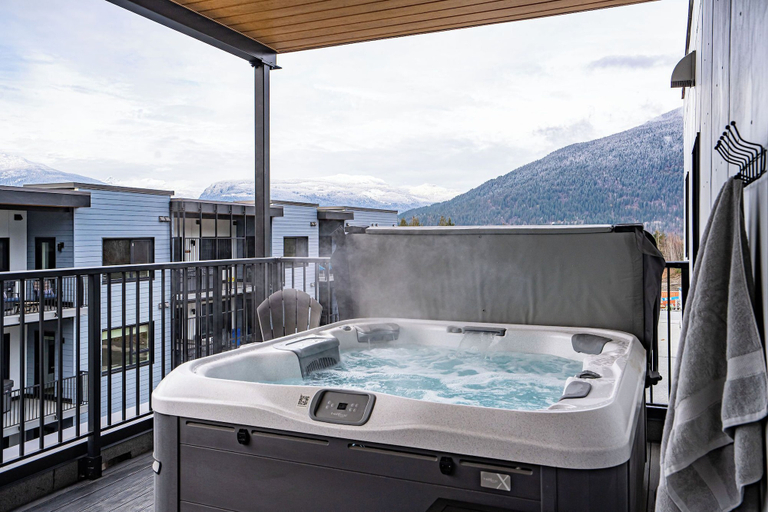 Bathroom 2, Alpine Retreat by Revelstoke Vacations, Columbia-Shuswap