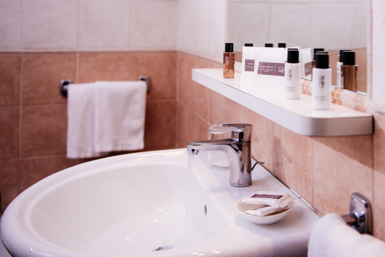 Bathroom 5, Hotel Oro Blu, Milano