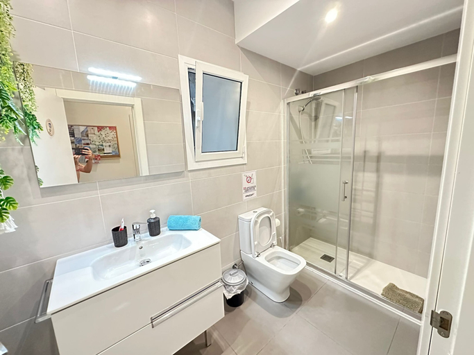 Bathroom 2, Rooms Balmes, Barcelona
