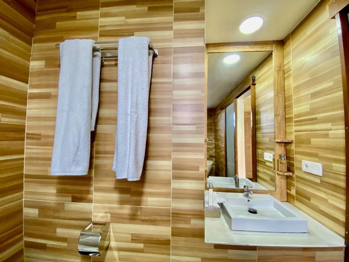 Bathroom 20
