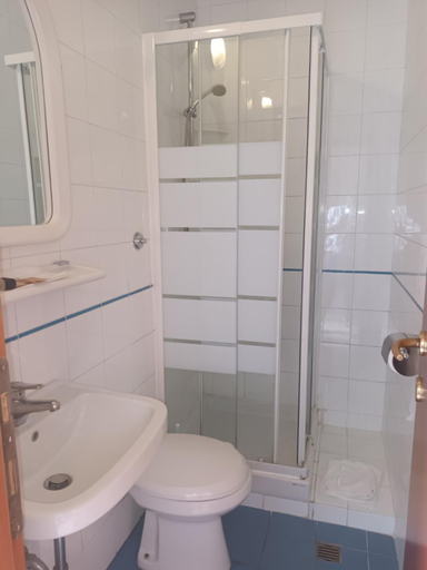 Bathroom 4, Hotel Lazzari, Rome