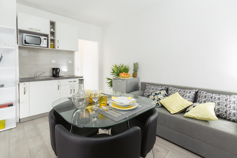 Others 5, AMI apartments, Split