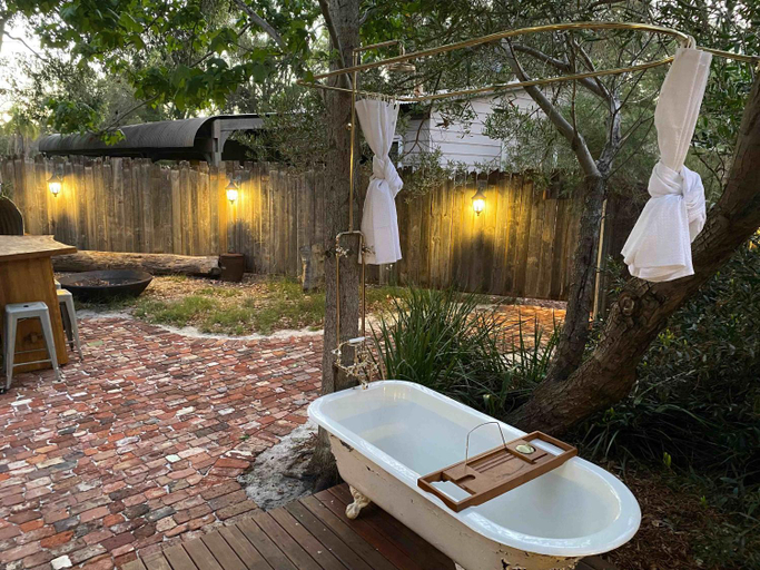 Others 4, Gypsy Van Tiny House with Unique Outdoor Bathroom, WIFI & Firepit, Murray