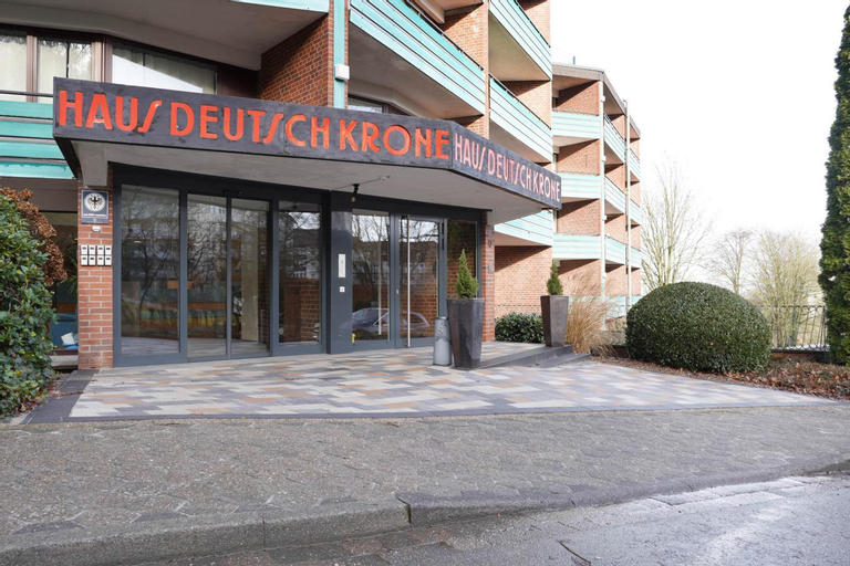 Exterior 12