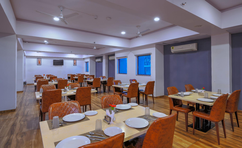 Food & Drinks 3, Treehouse Morina, Ahmadabad