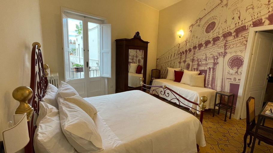 Others 2, B&B I sei volti Lecce, Lecce