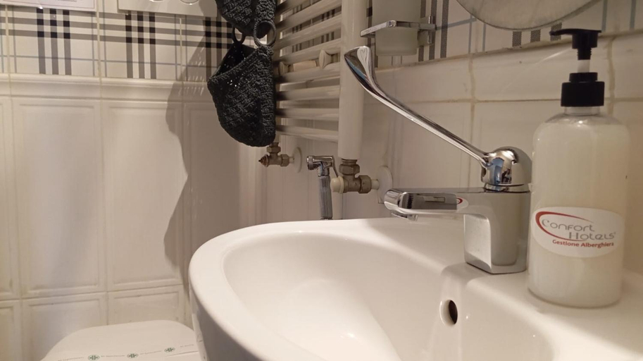 Bathroom 2, Appartamento Cavour, Bari