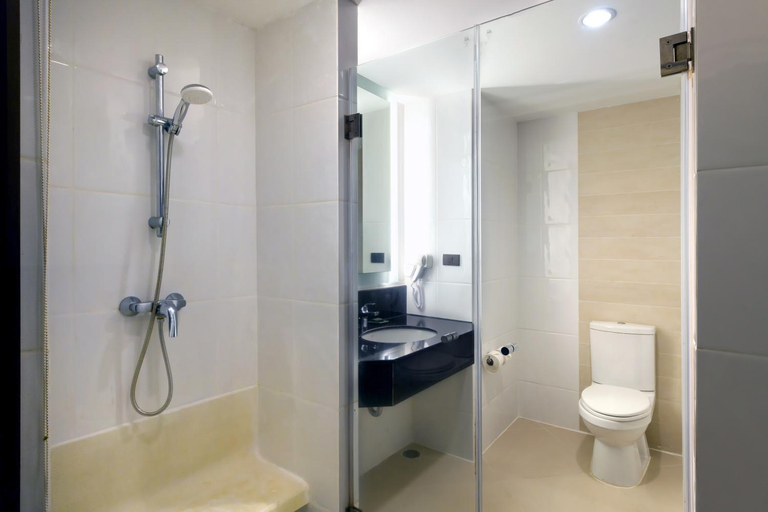 Bathroom 25
