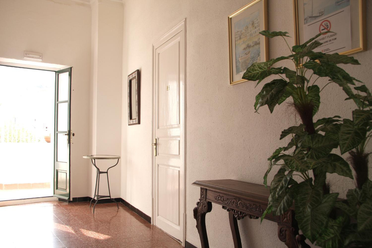Others 4, Hostal La Florida, Girona