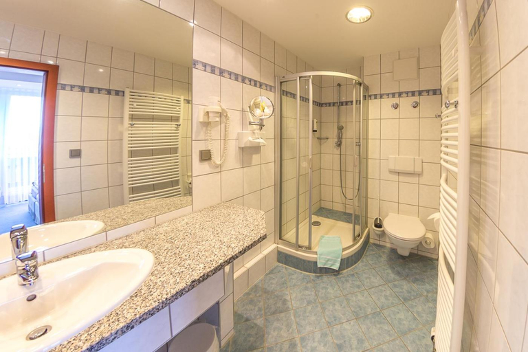 Bathroom 5, Wagners Sporthotel Oberhof, Schmalkalden-Meiningen