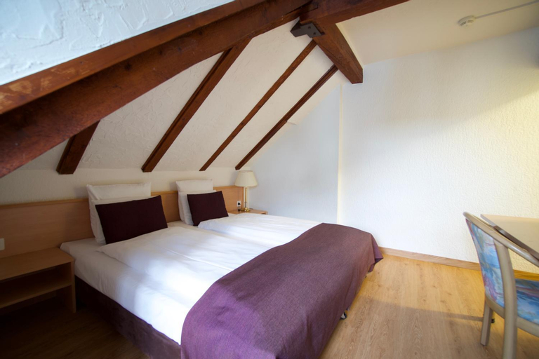 Bedroom 12
