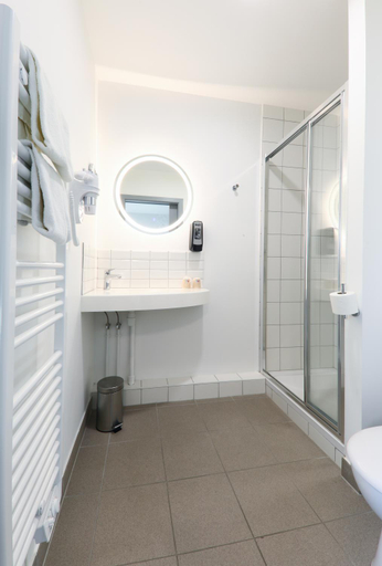 Bathroom 3, Hotel restaurant Relais de Rixheim Ile Napoleon Mulhouse, Haut-Rhin